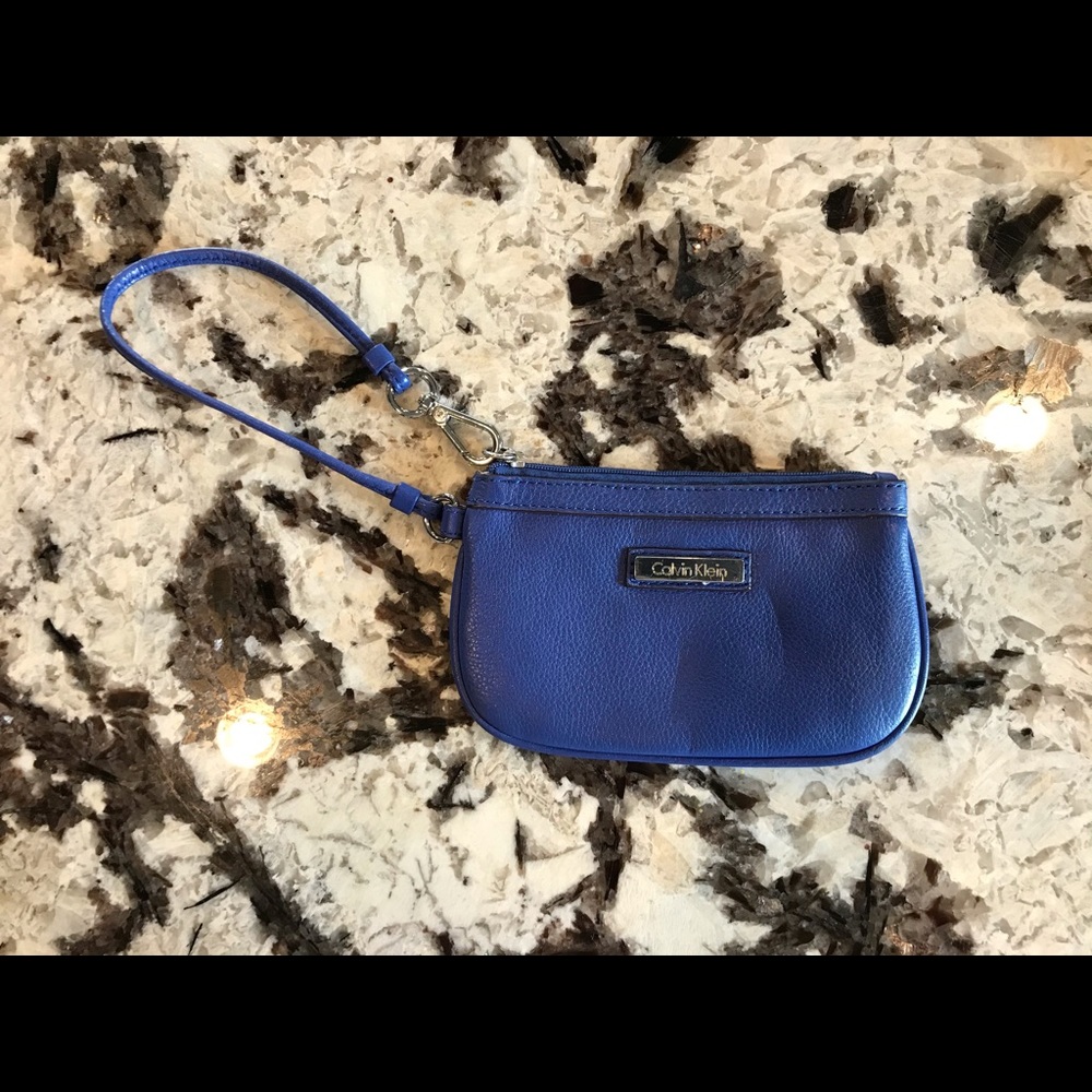 CALVIN KLEIN wristlet purse